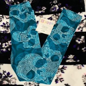 LuLaRoe Kids L/XL Teal Paisley Skulls